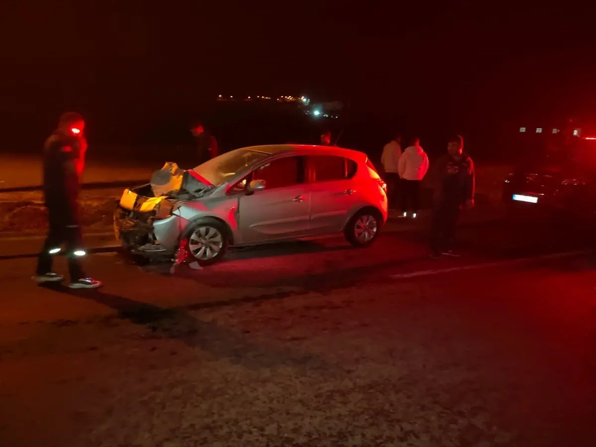 esege carpan otomobilin surucusu yaralandi Qvd4yCde.jpg