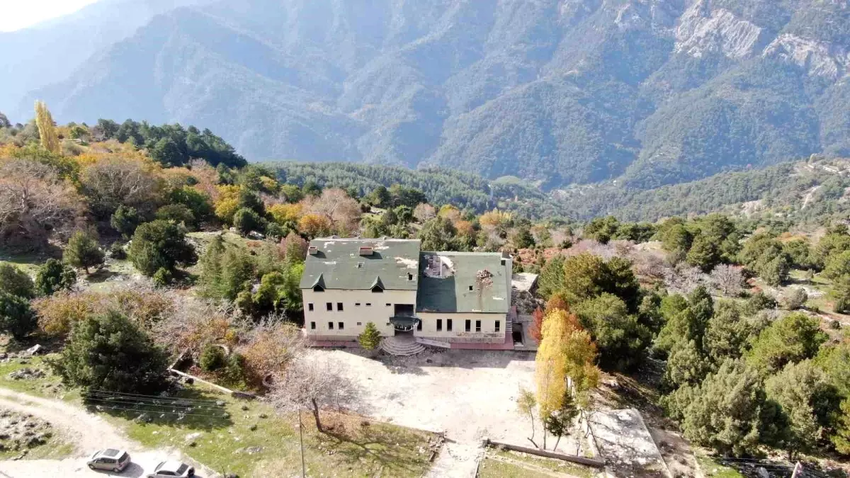 pasa yaylasi oteli terkedildi MaUCSIat.jpg